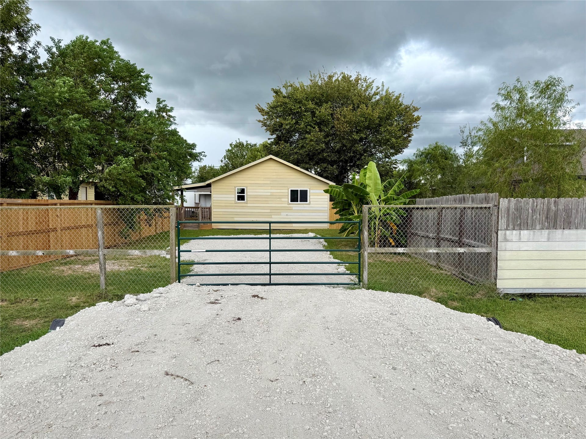 4731 Colony Lane, Rosharon, TX 77583