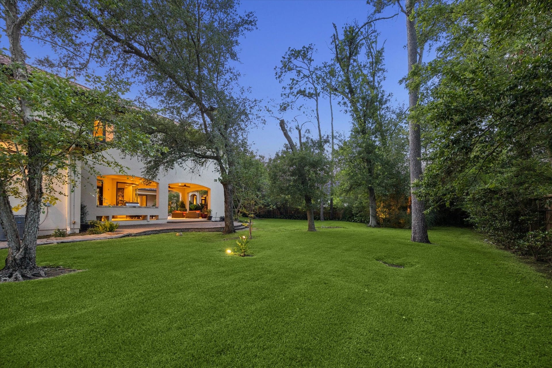 2 Lacewood Lane, Piney Point Village, TX 77024 A rare 40,590 sq. ft. Piney Point lot with expansive rear grounds, mature trees, and a secluded estate-like setting.