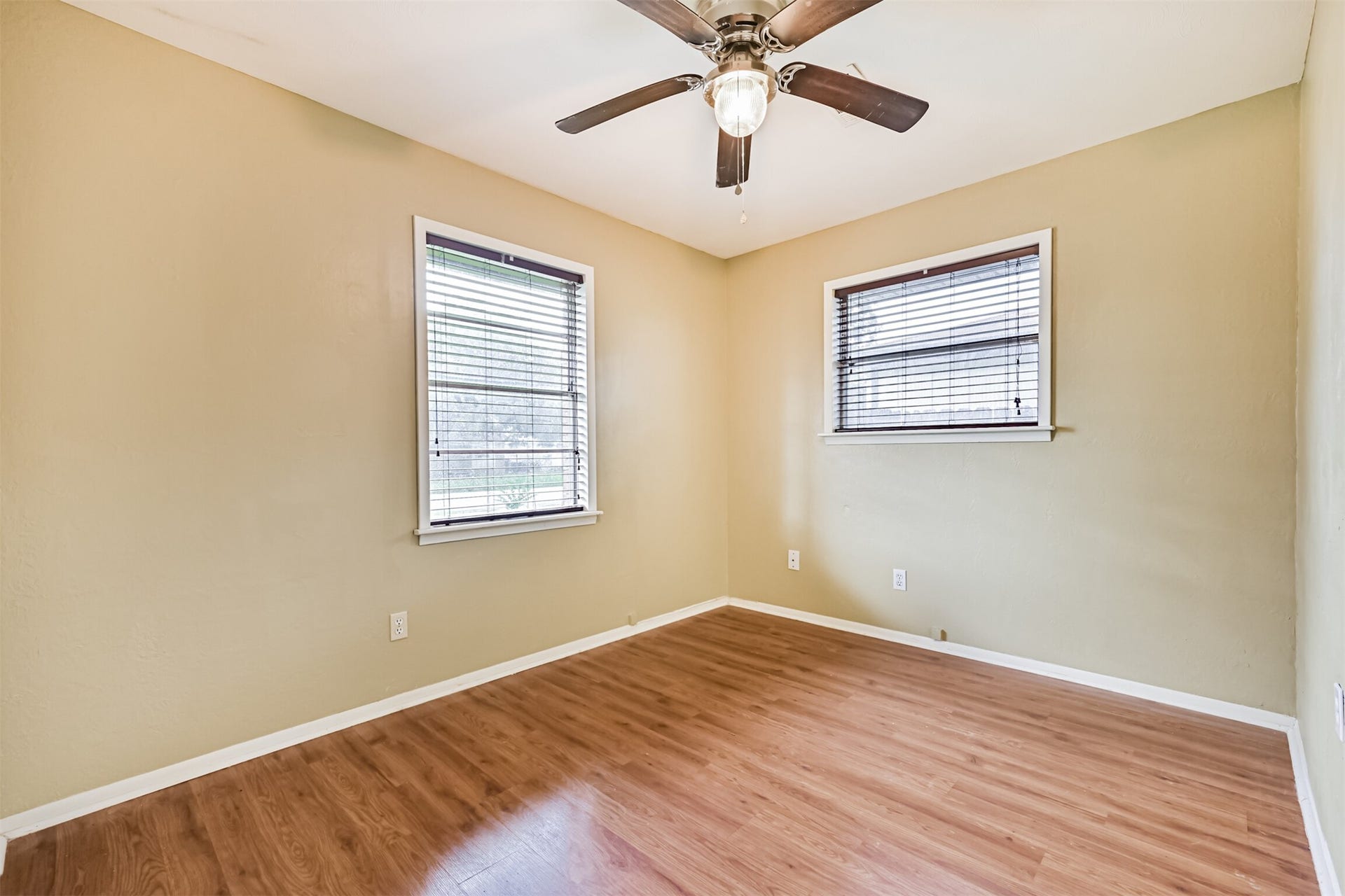 807 Temple Drive, Hitchcock, TX 77563 3rd bedroom