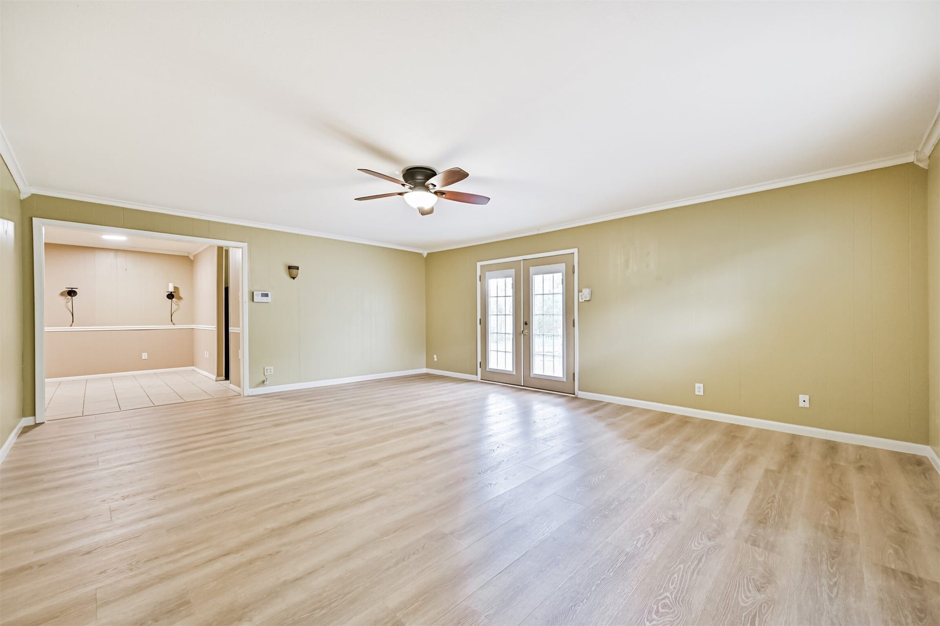 807 Temple Drive, Hitchcock, TX 77563 Living space
