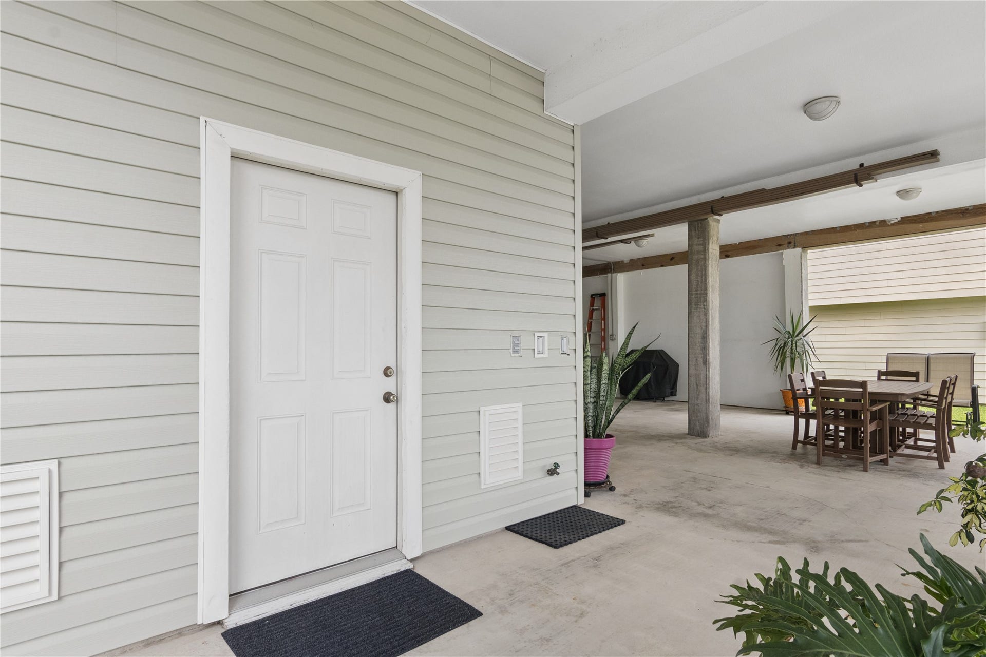 10 N Flamingo Street, La Marque, TX 77568