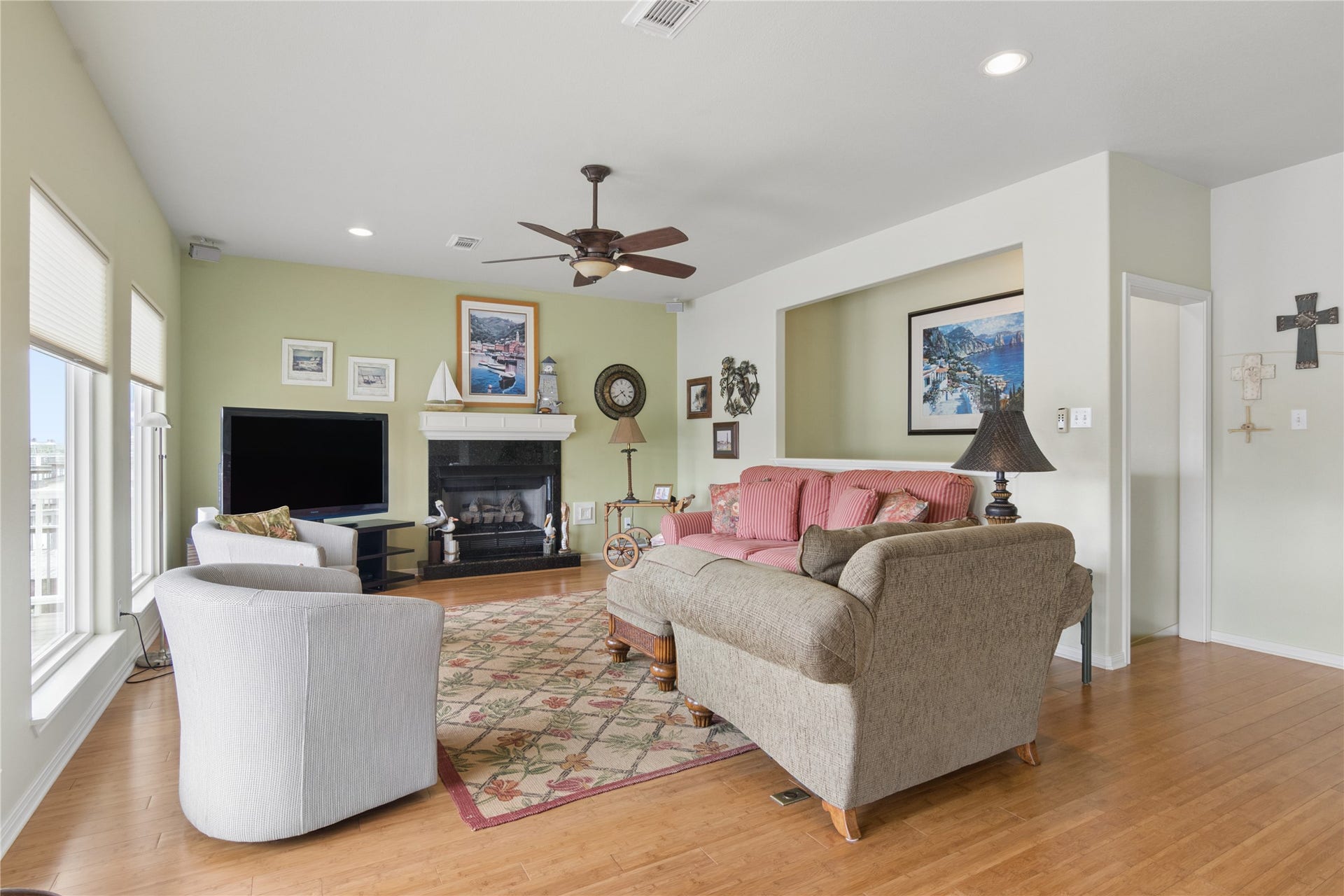 10 N Flamingo Street, La Marque, TX 77568