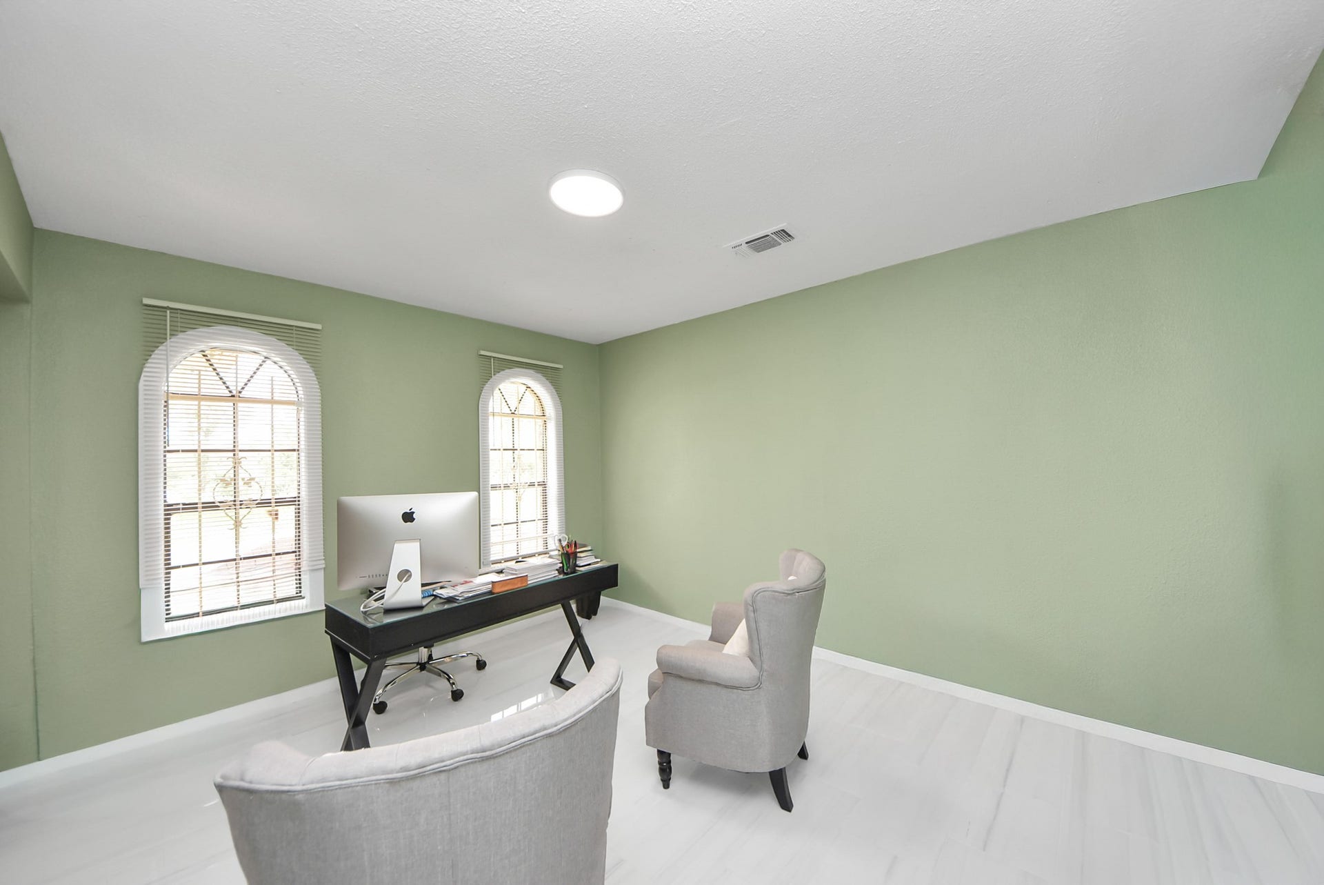 5241 County Road 819, Brazoria, TX 77422 This house has plenty of spaces to make it your home. Need a second office? There are endless possibilities for this house.