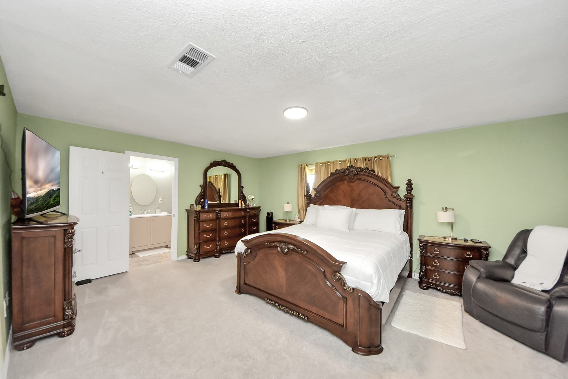 5241 County Road 819, Brazoria, TX 77422 Welcome to the expansive primary suite, with an ensuite bathroom, this is a true retreat,