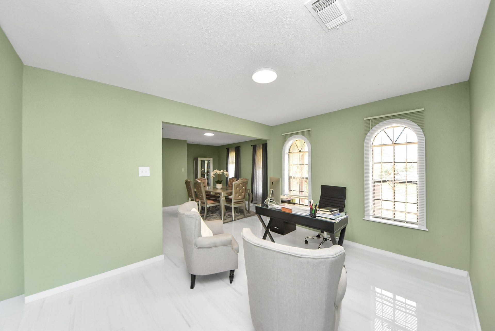 5241 County Road 819, Brazoria, TX 77422 Enjoy working in this light-filled office, ideally located just off the entryway. Elegant arched windows offer a beautiful architectural touch and flood the space with natural light.