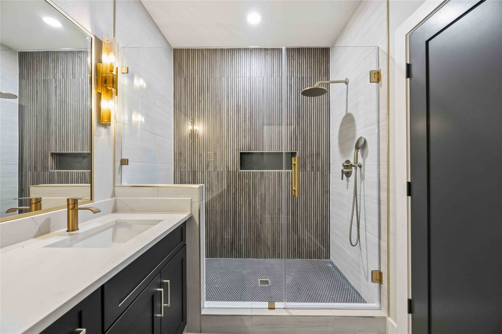 5326 Ridgeway Drive, Houston, TX 77033 5326 Ridgeway Drive, Houston, TX 77033