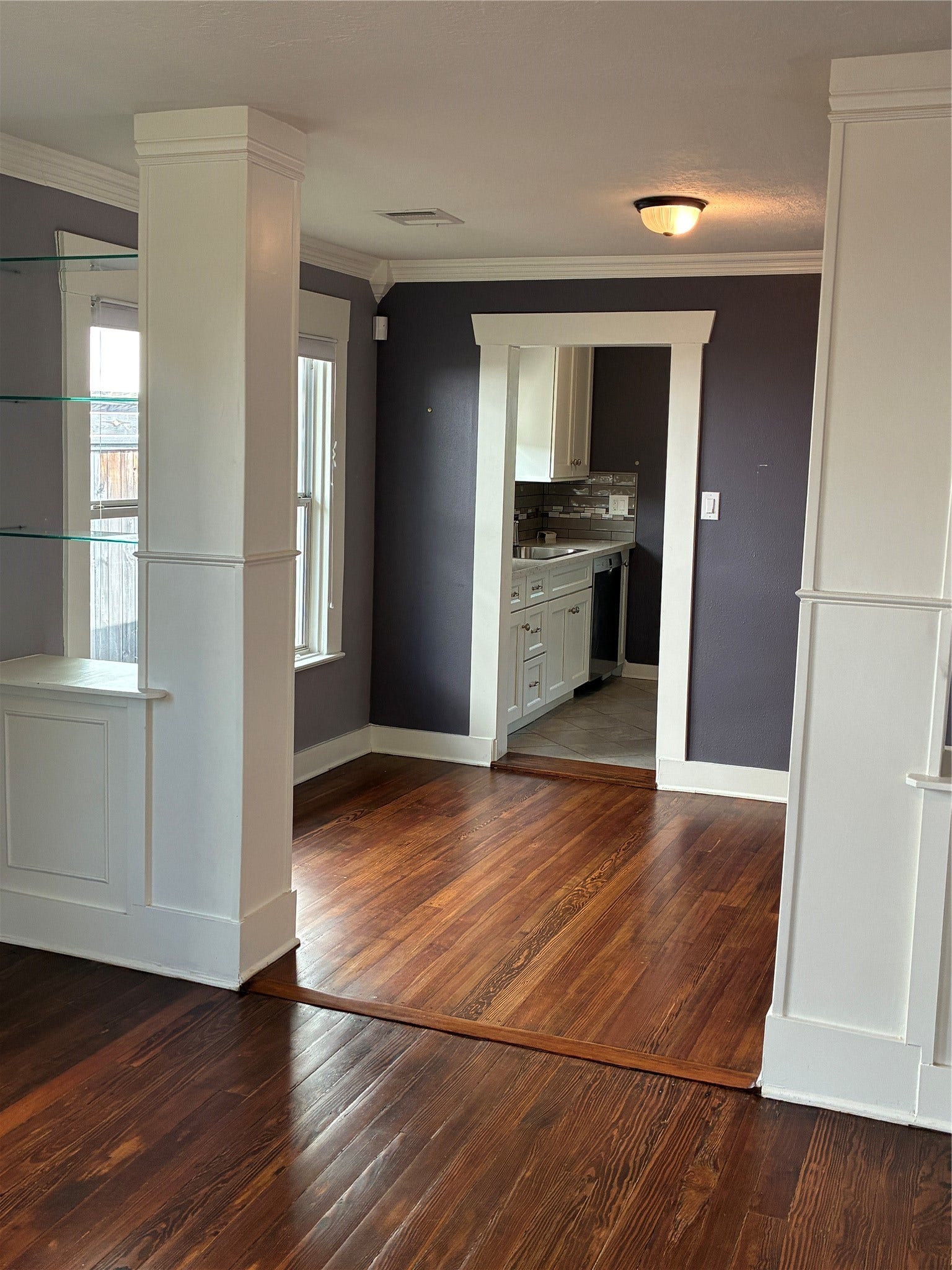 808 Dorothy Street, Houston, TX 77007 Original hardwood floors throughout living area