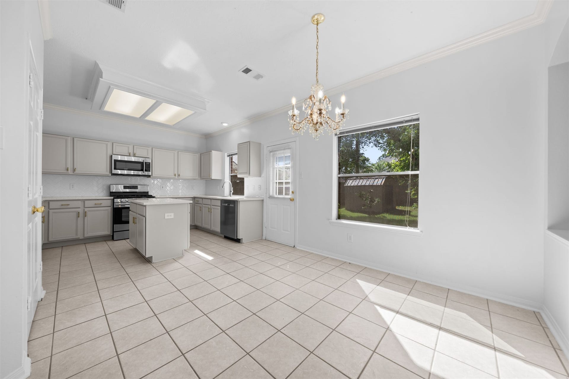 2138 Mossy Trail Drive, Katy, TX 77450