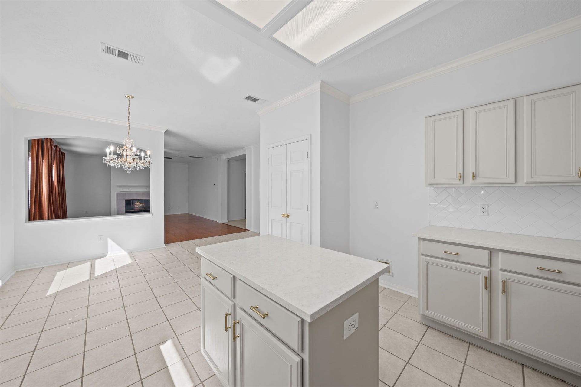 2138 Mossy Trail Drive, Katy, TX 77450