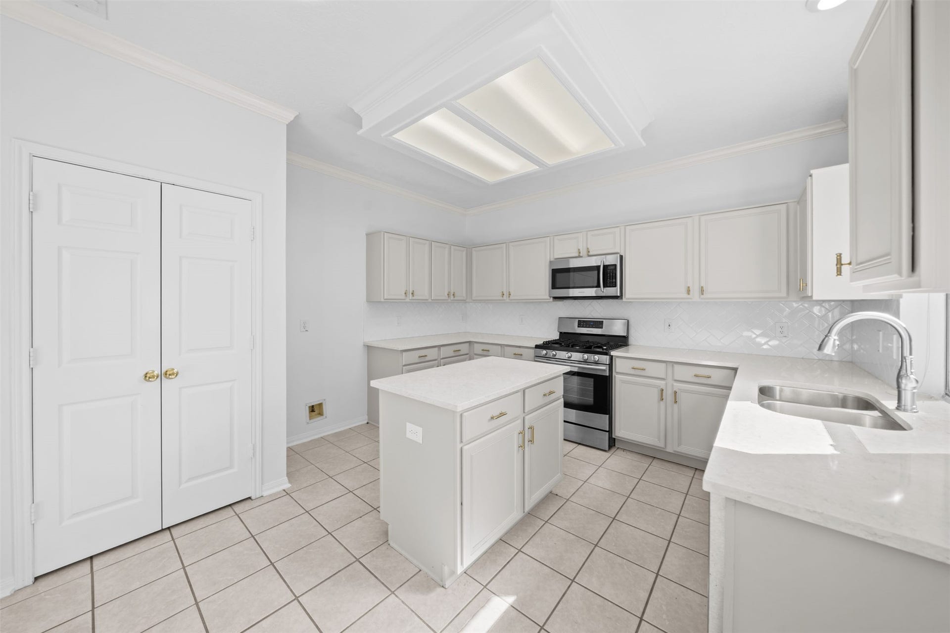 2138 Mossy Trail Drive, Katy, TX 77450