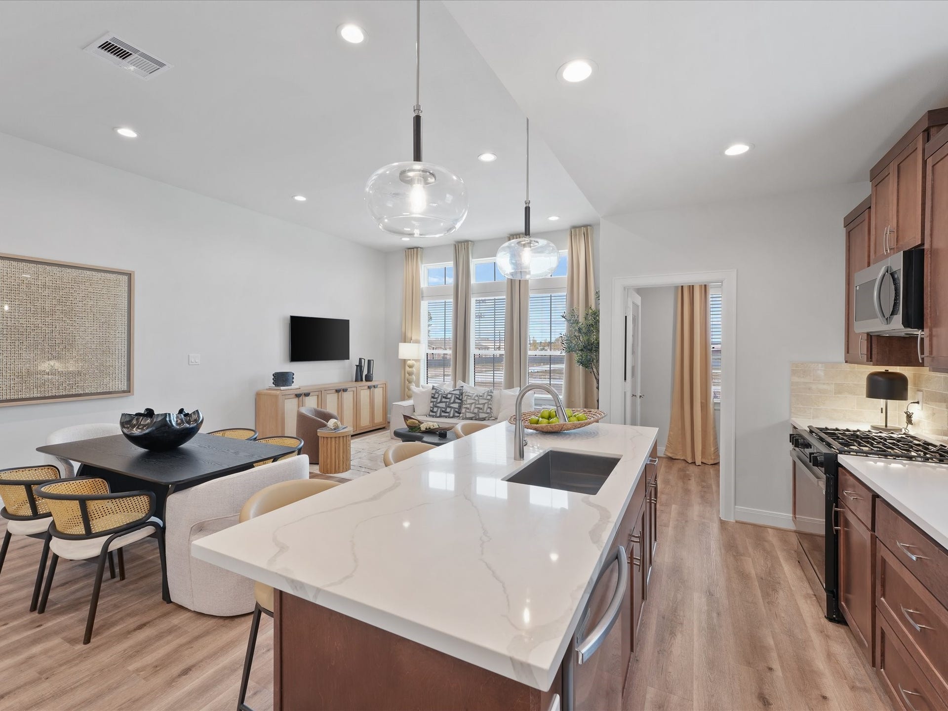 9217 Washington Heights, Houston, TX 77063