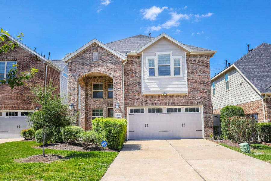 Property photo for 1632 Summer City Drive, Houston, TX