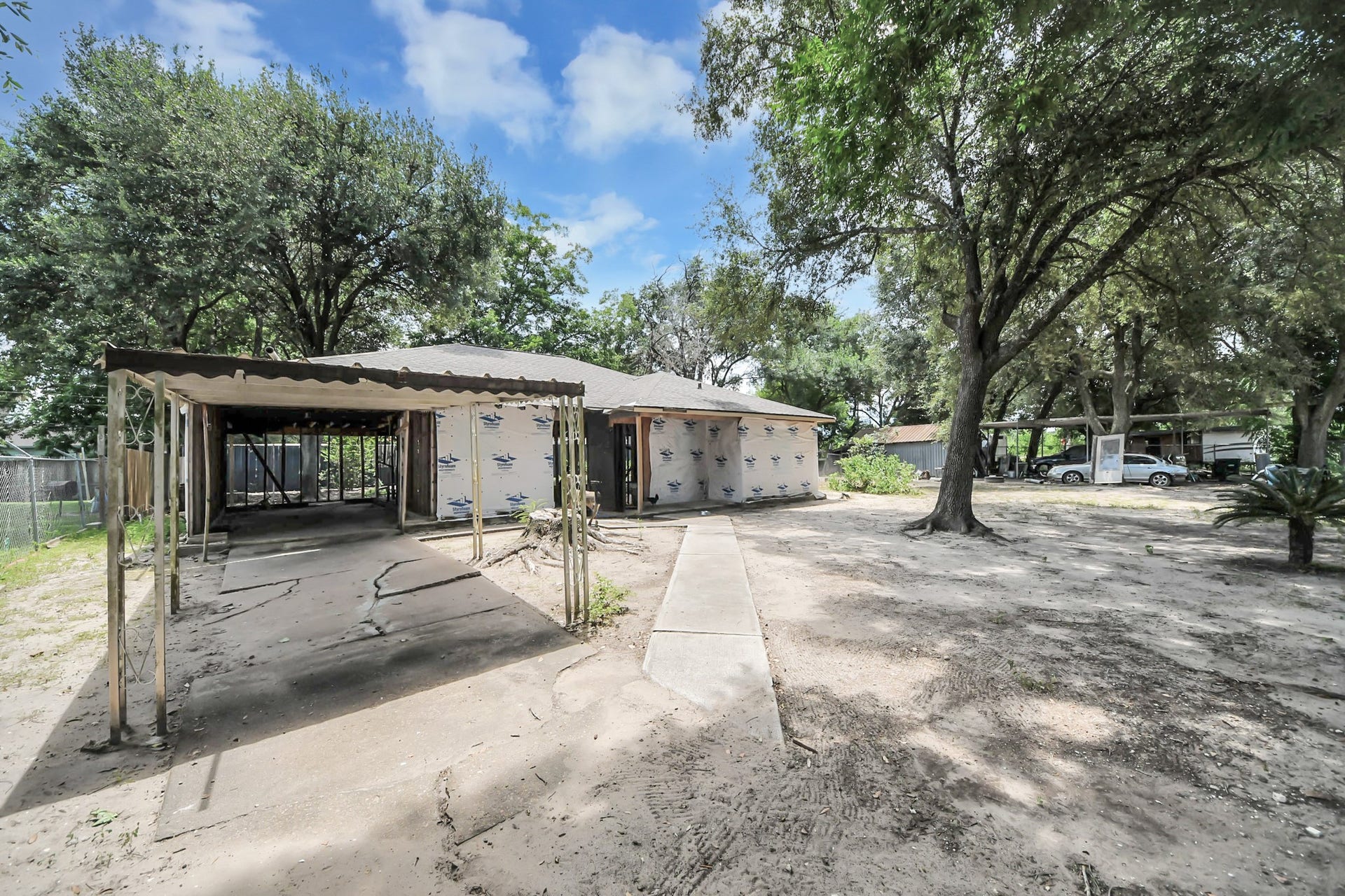 15127 Almeece Street, Houston, TX 77053 Per Seller, the property is unrestricted. A great opportunity to create the home of your dreams! Easy access to Beltway 8, TX Highway 288. and Highway 90.