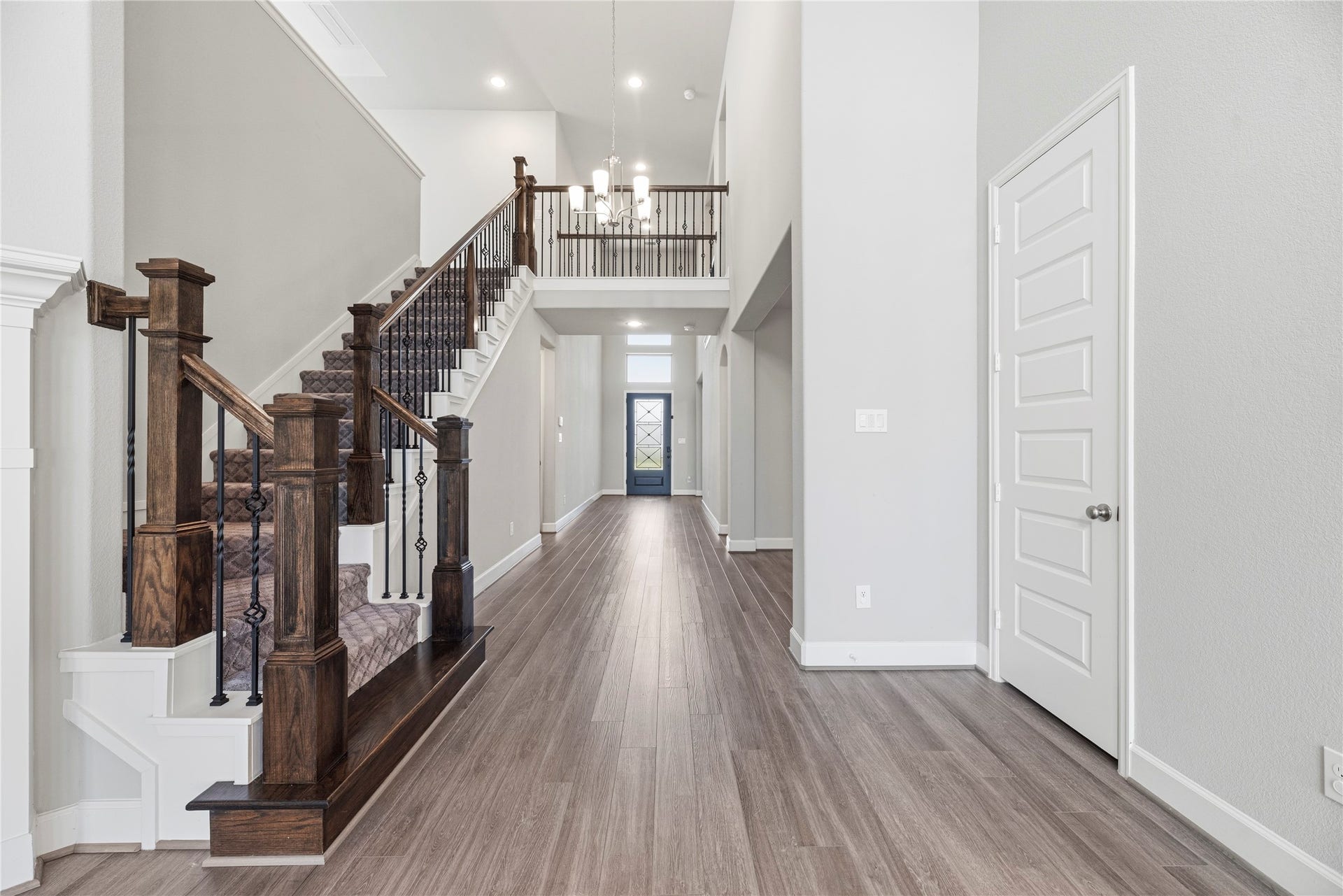 9511 Shaded Tree Drive, Missouri City, TX 77459 Welcome home.
