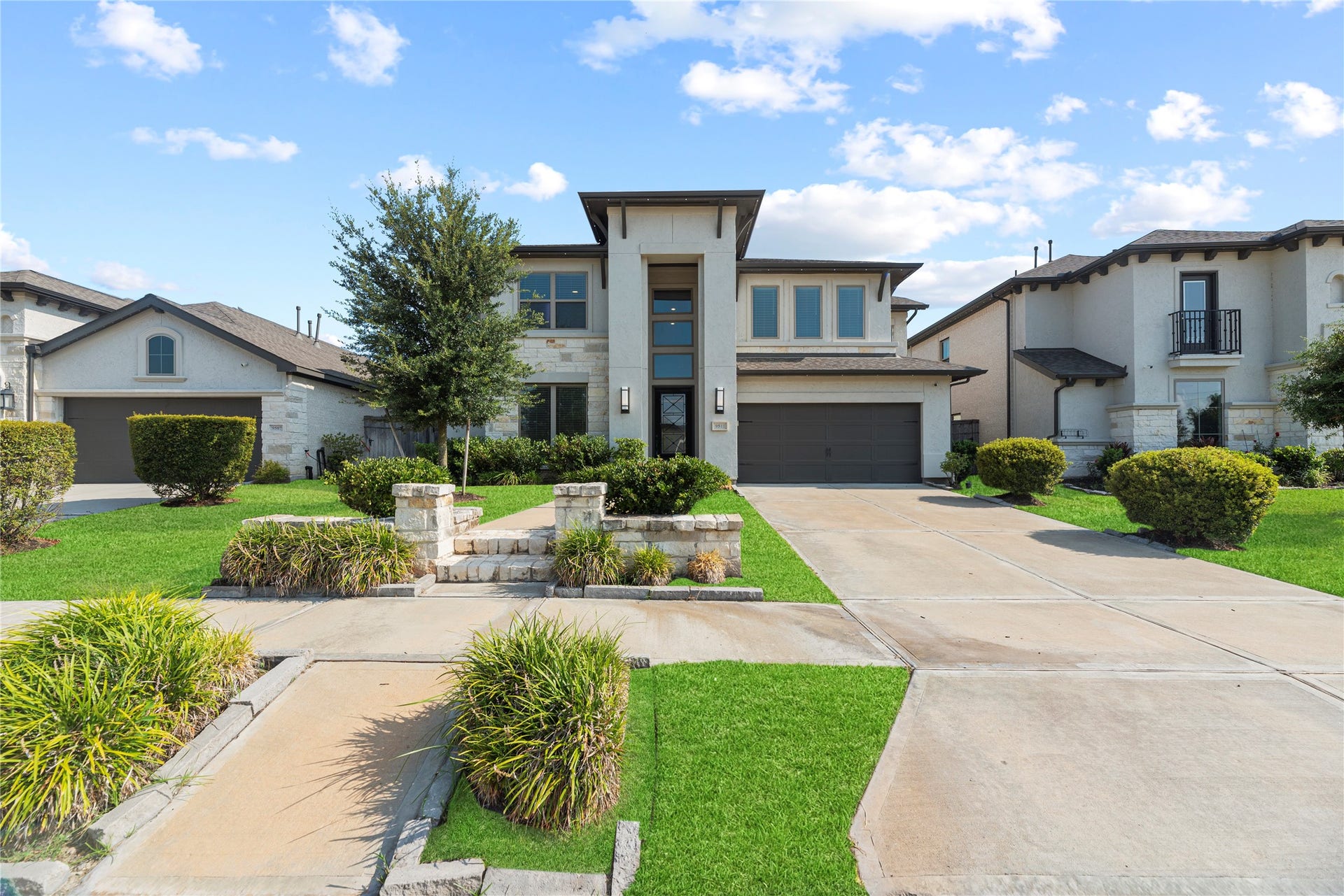 9511 Shaded Tree Drive, Missouri City, TX 77459 9511 Shaded Tree: thoughtfully upgraded during construction and further enhanced during the sellers ownership.