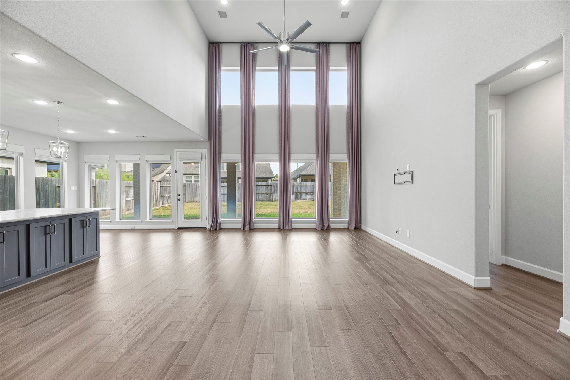 9511 Shaded Tree Drive, Missouri City, TX 77459 Soaring high ceilings, thoughtful selections, welcome home.