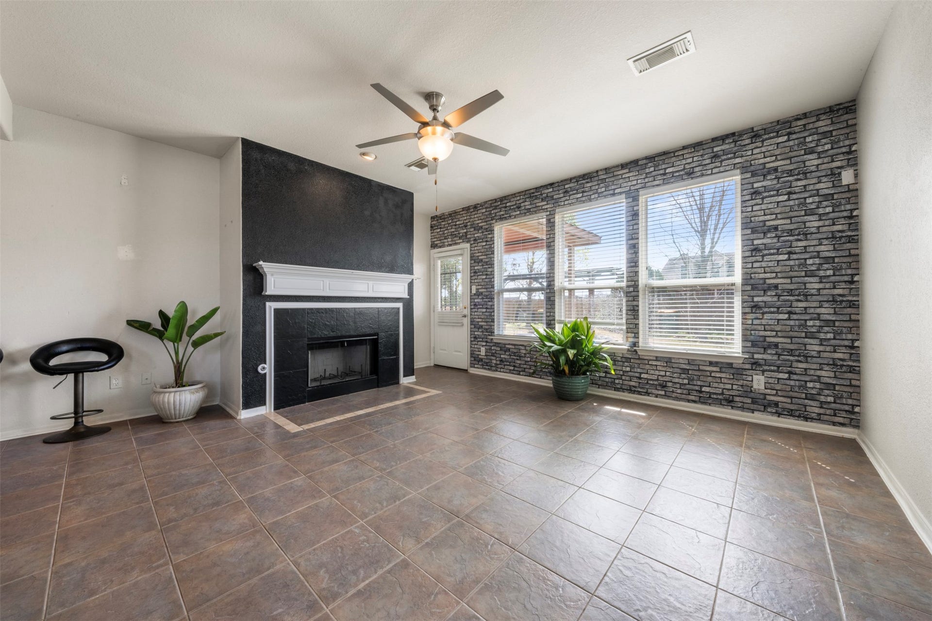 2990 Creek Falls Court, Pearland, TX 77581 2990 Creek Falls Court, Pearland, TX 77581