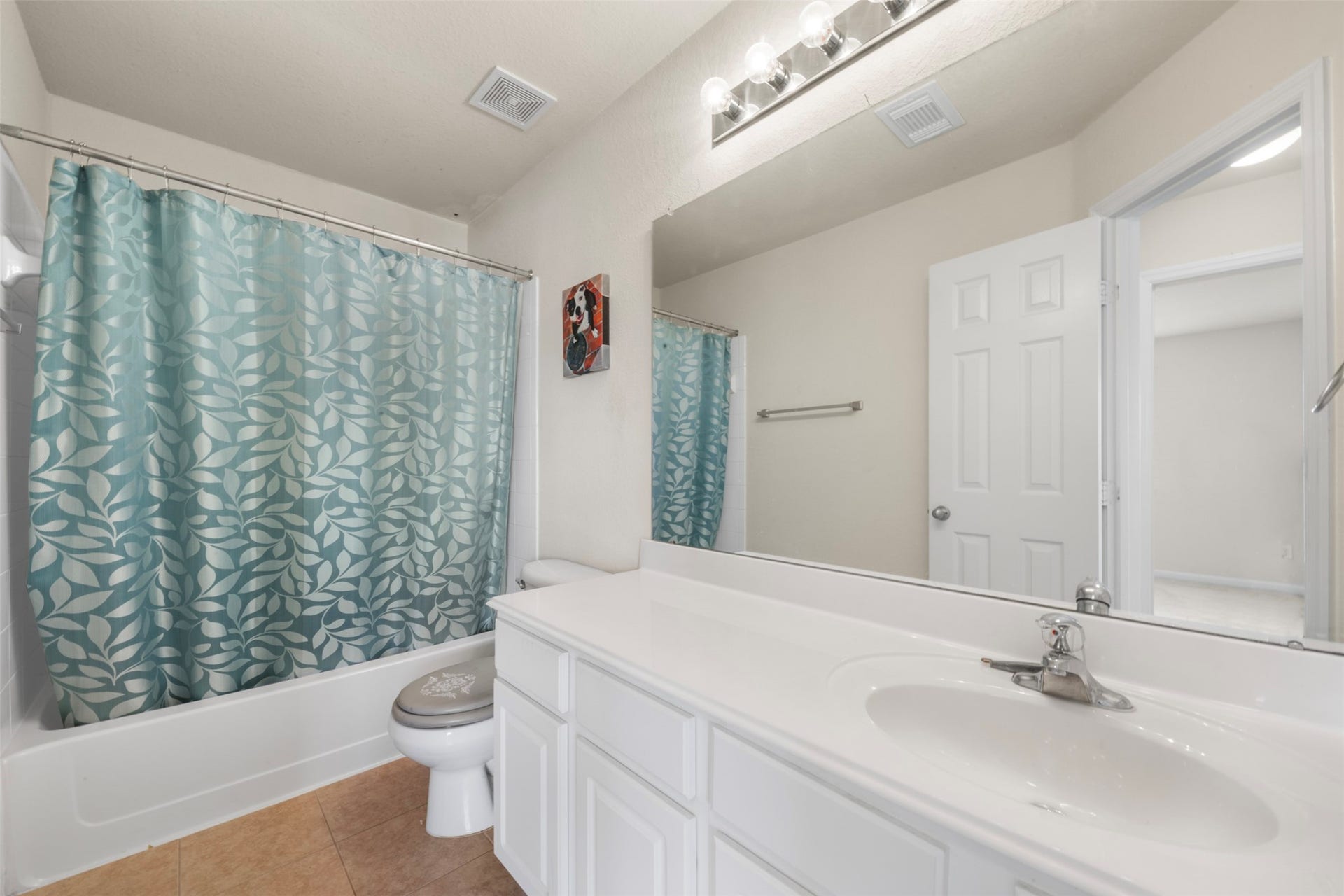 2990 Creek Falls Court, Pearland, TX 77581 2nd bath