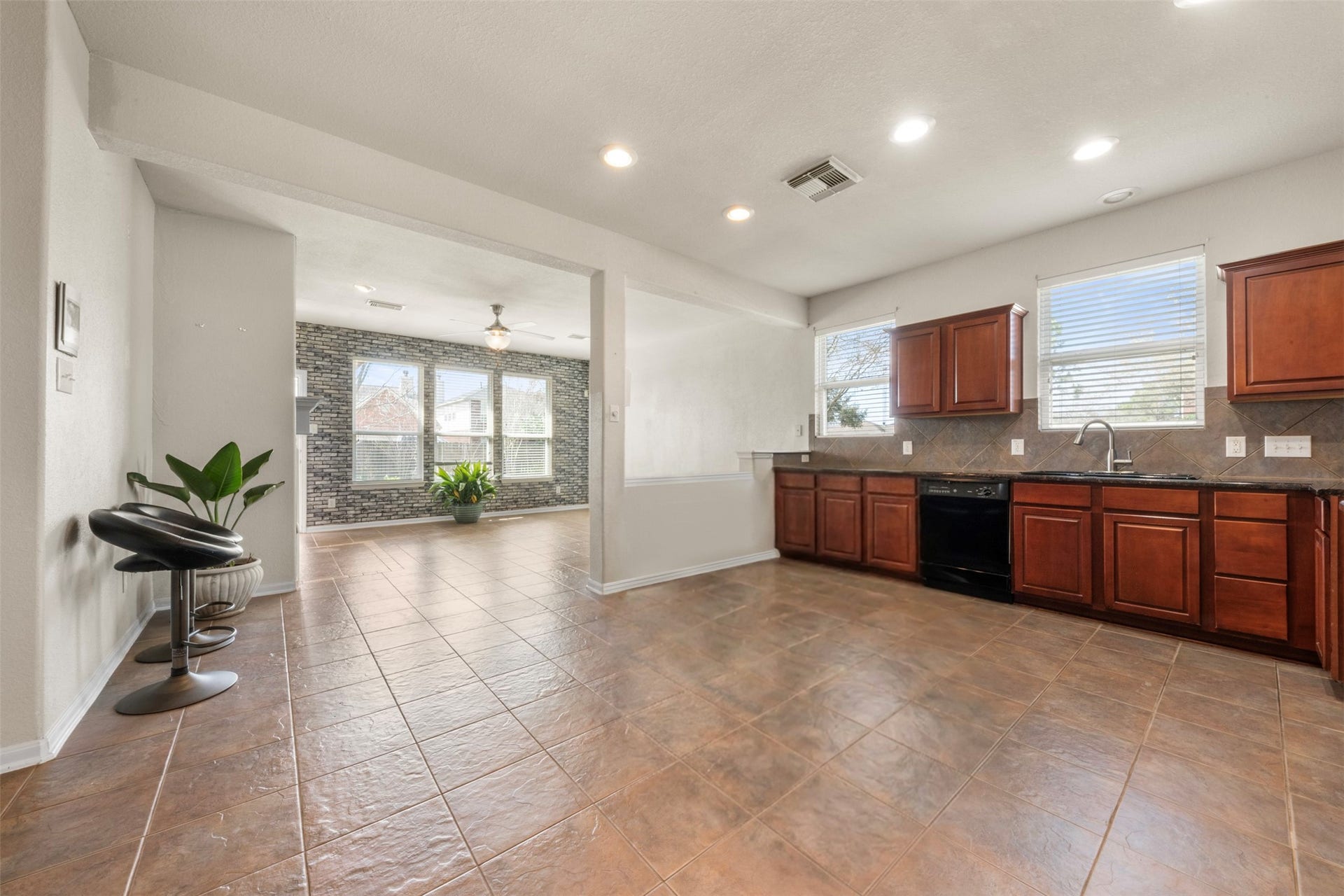 2990 Creek Falls Court, Pearland, TX 77581 2990 Creek Falls Court, Pearland, TX 77581