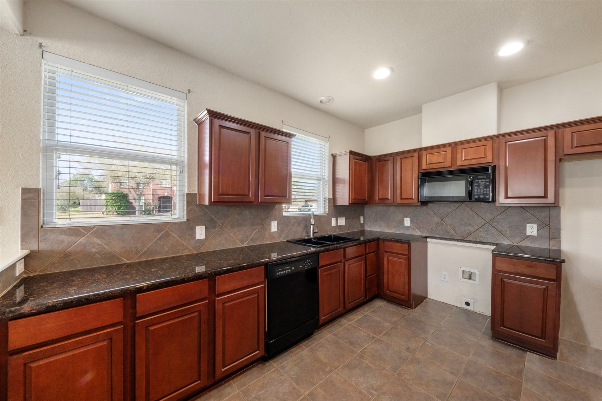 2990 Creek Falls Court, Pearland, TX 77581 2990 Creek Falls Court, Pearland, TX 77581