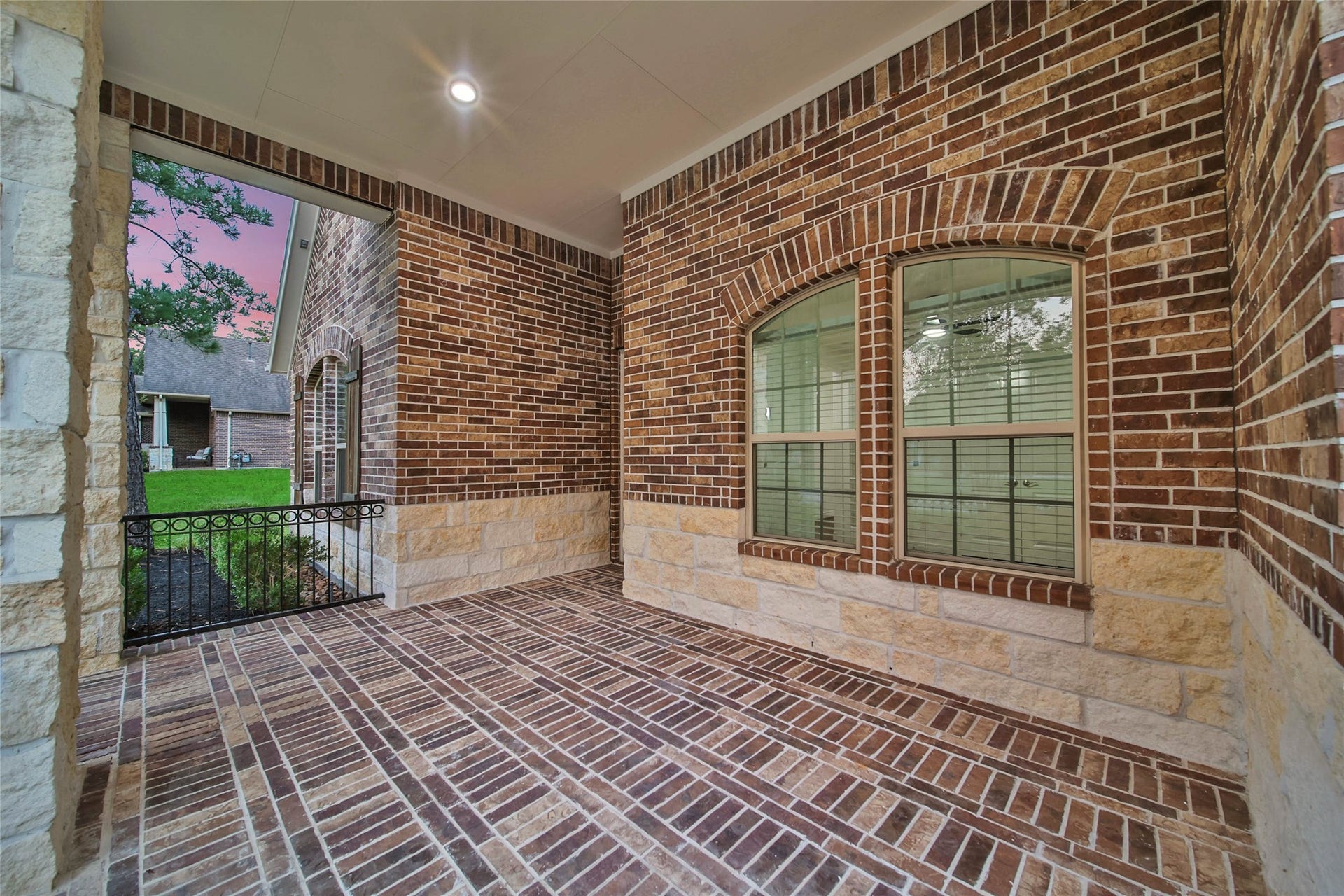 296 Dawn Brook Lane, Conroe, TX 77384 296 Dawn Brook Lane, Conroe, TX 77384