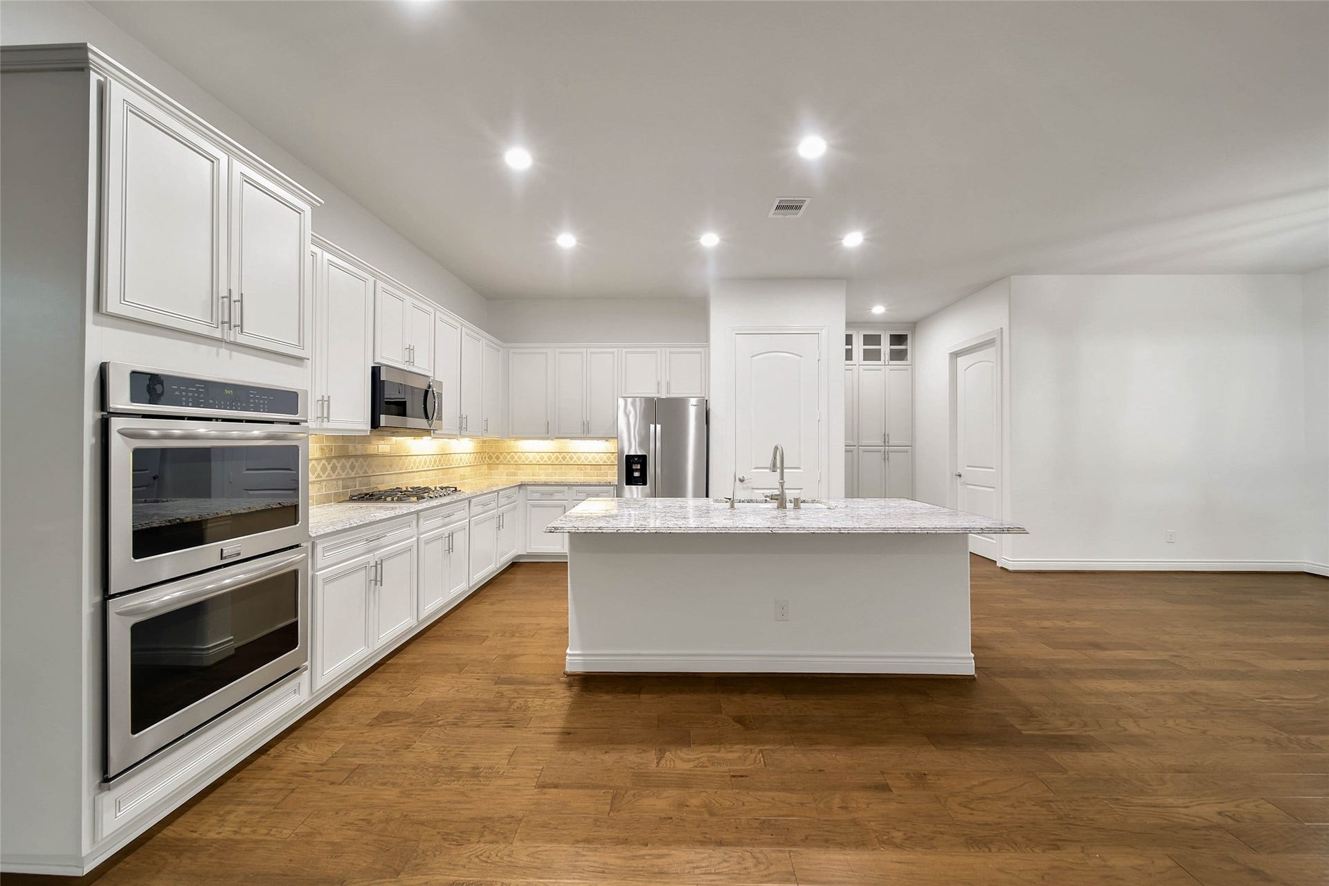 296 Dawn Brook Lane, Conroe, TX 77384 296 Dawn Brook Lane, Conroe, TX 77384