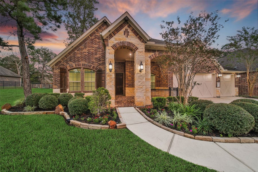 Property photo for 296 Dawn Brook Lane, Conroe, TX