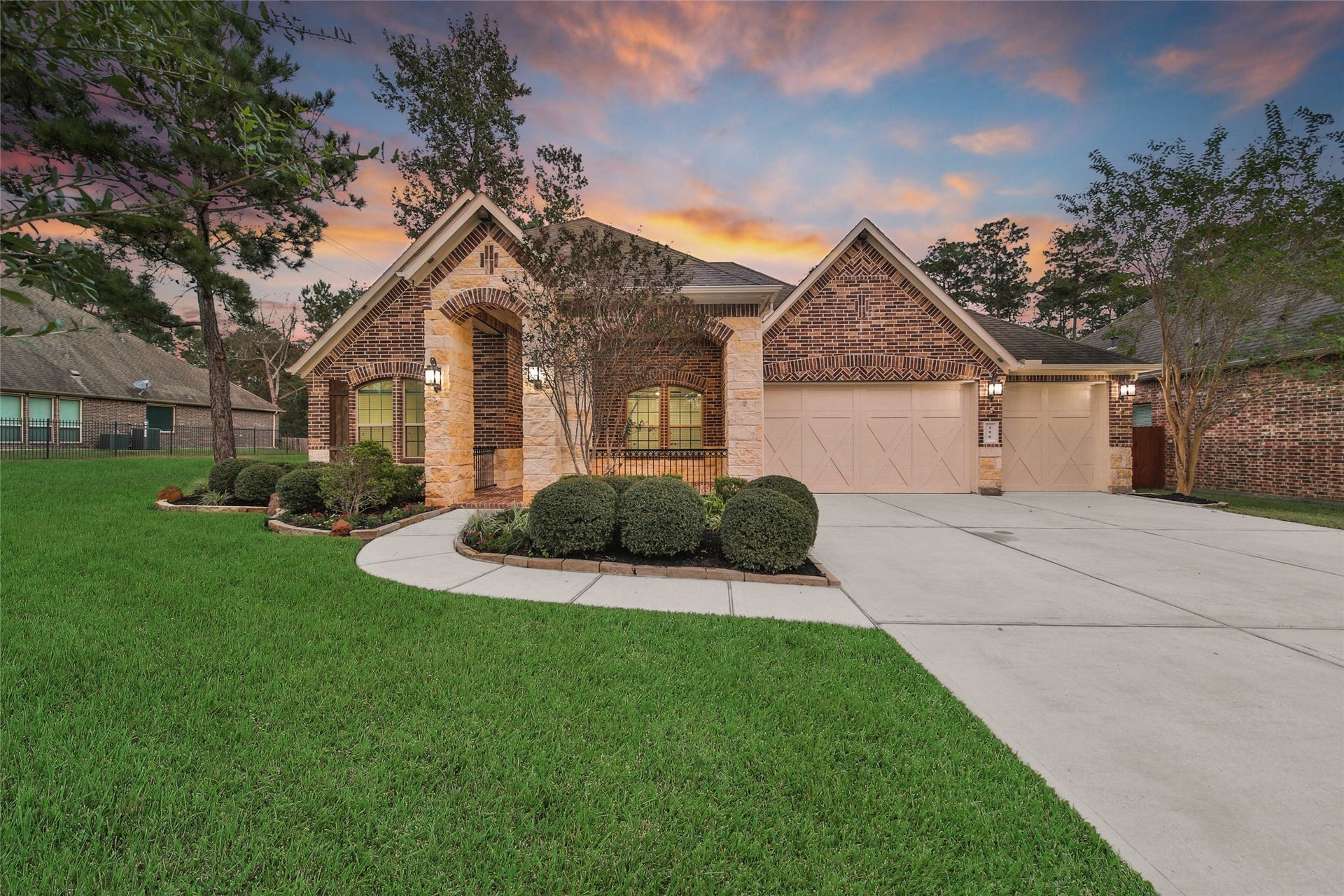 296 Dawn Brook Lane, Conroe, TX 77384 296 Dawn Brook Lane, Conroe, TX 77384