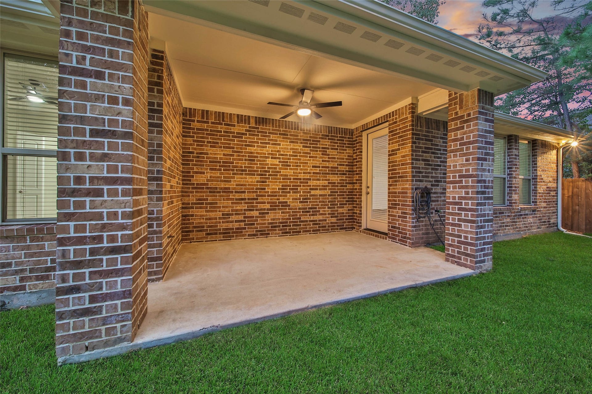 296 Dawn Brook Lane, Conroe, TX 77384 296 Dawn Brook Lane, Conroe, TX 77384