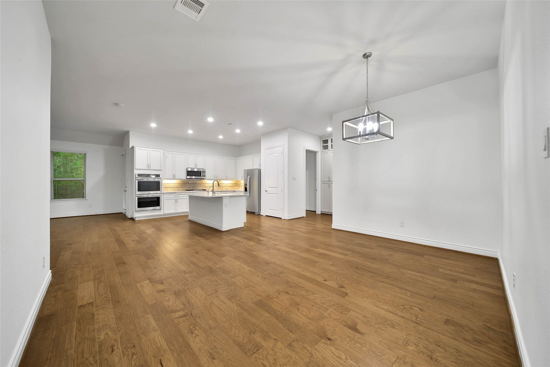 296 Dawn Brook Lane, Conroe, TX 77384 296 Dawn Brook Lane, Conroe, TX 77384