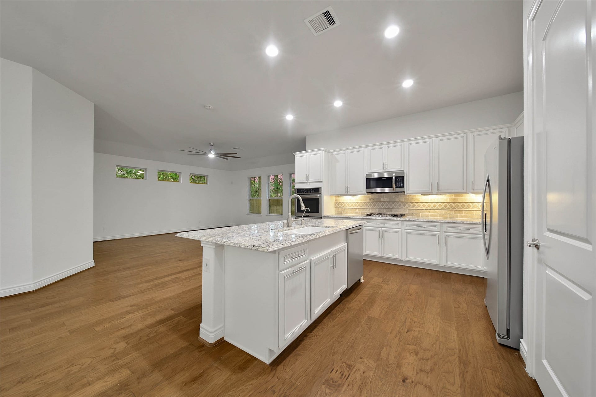 296 Dawn Brook Lane, Conroe, TX 77384 296 Dawn Brook Lane, Conroe, TX 77384