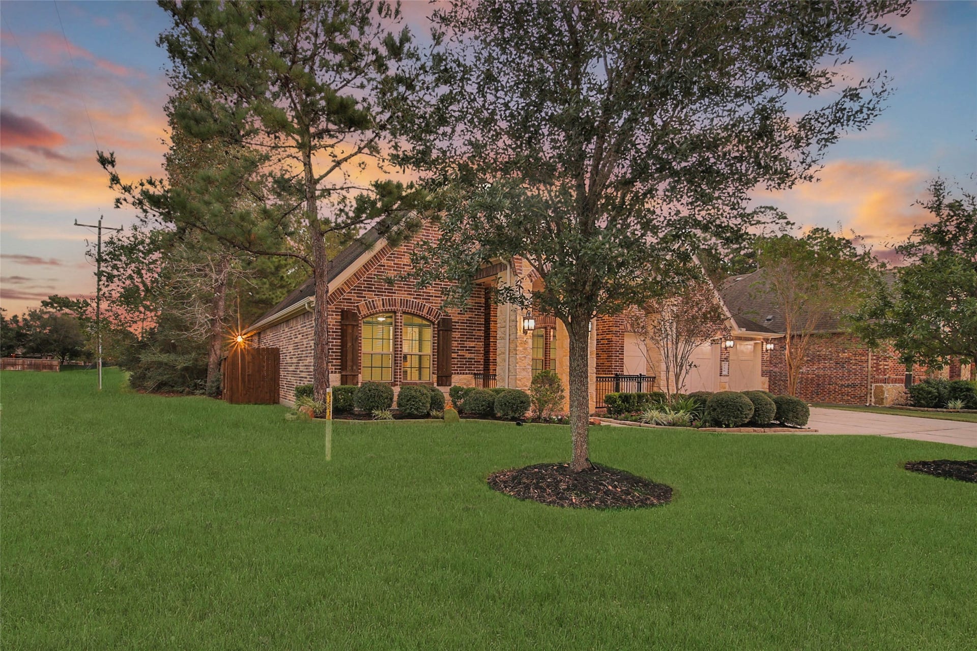 296 Dawn Brook Lane, Conroe, TX 77384 296 Dawn Brook Lane, Conroe, TX 77384