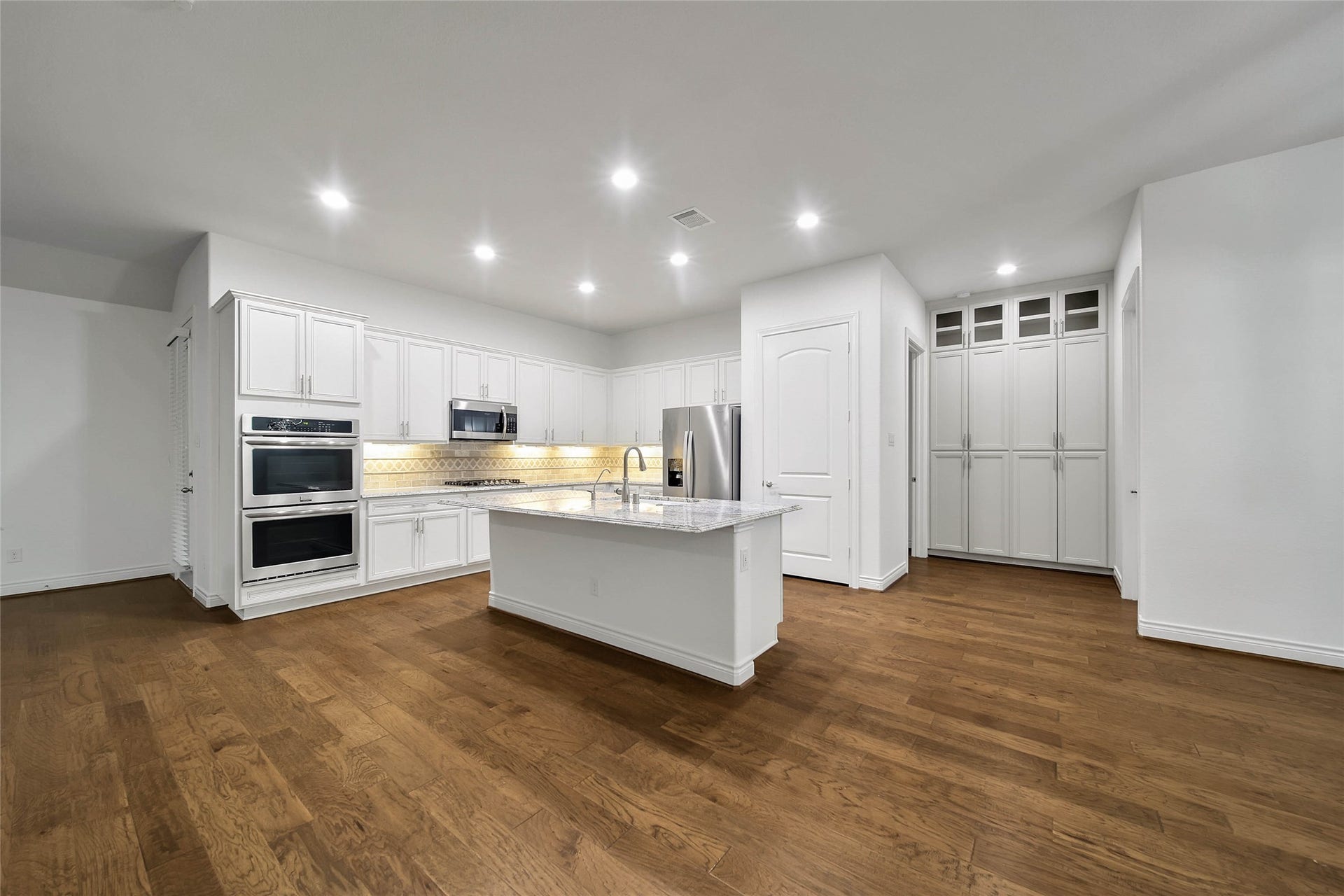 296 Dawn Brook Lane, Conroe, TX 77384 296 Dawn Brook Lane, Conroe, TX 77384