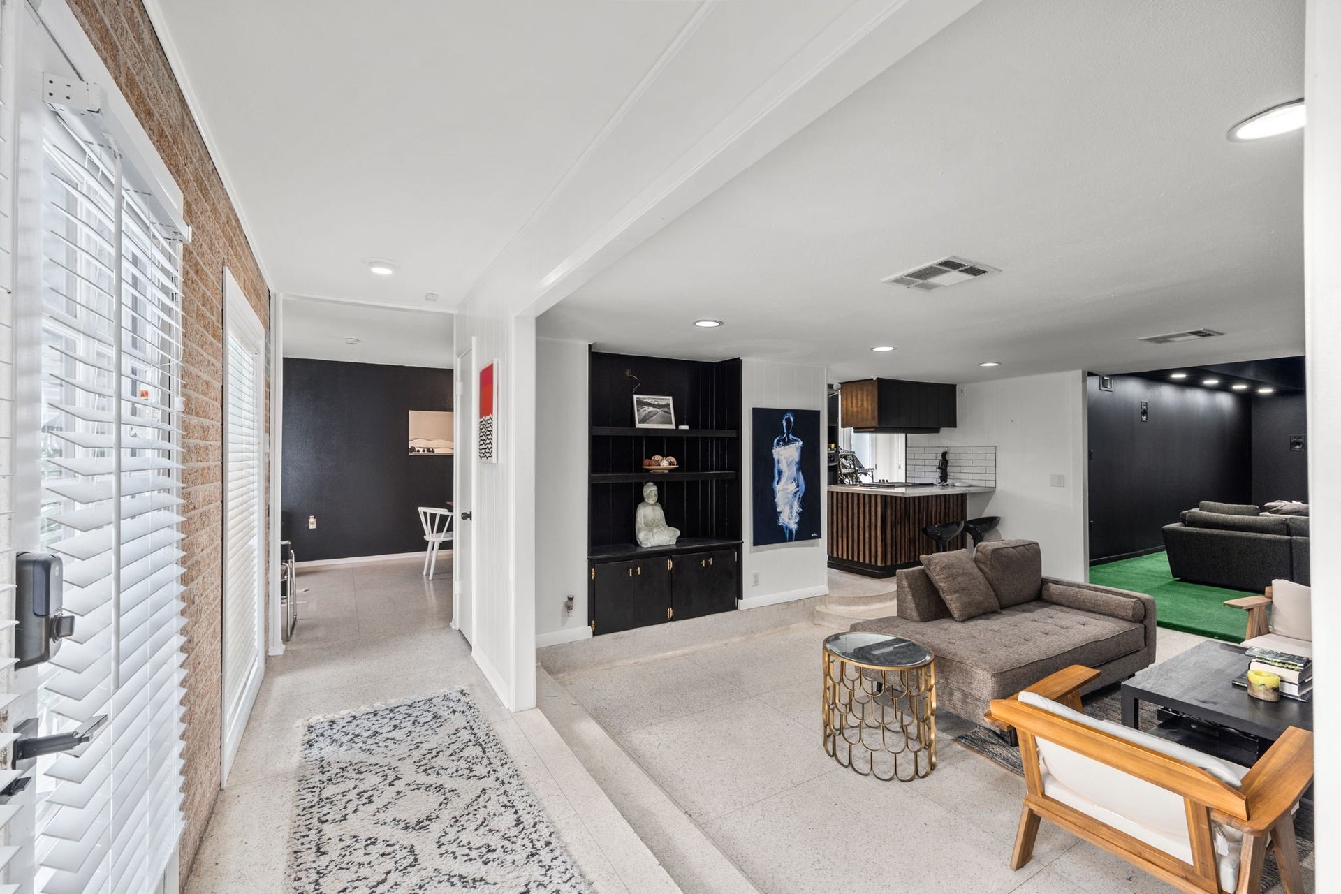 7902 Richmond Avenue, Houston, TX 77063