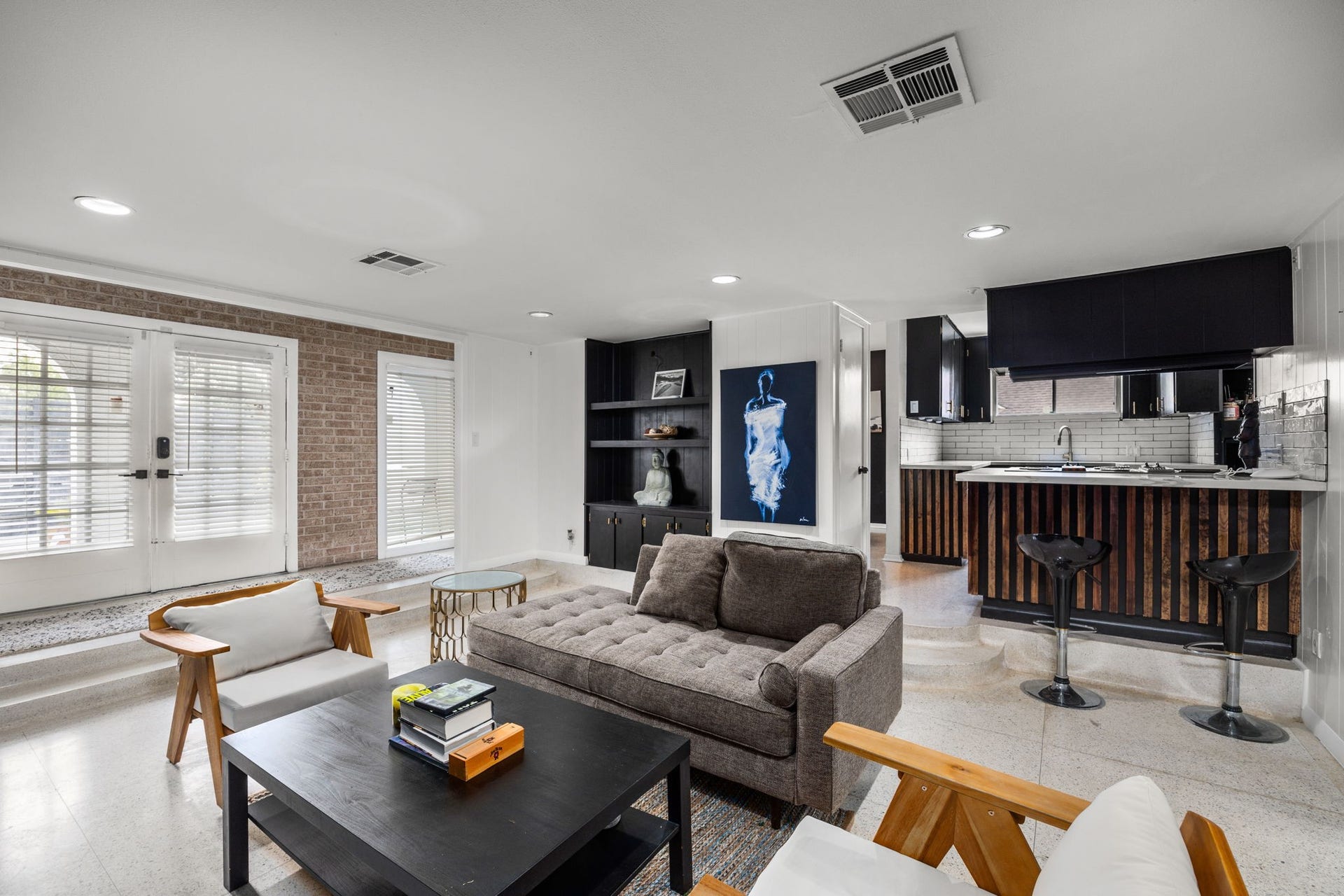 7902 Richmond Avenue, Houston, TX 77063