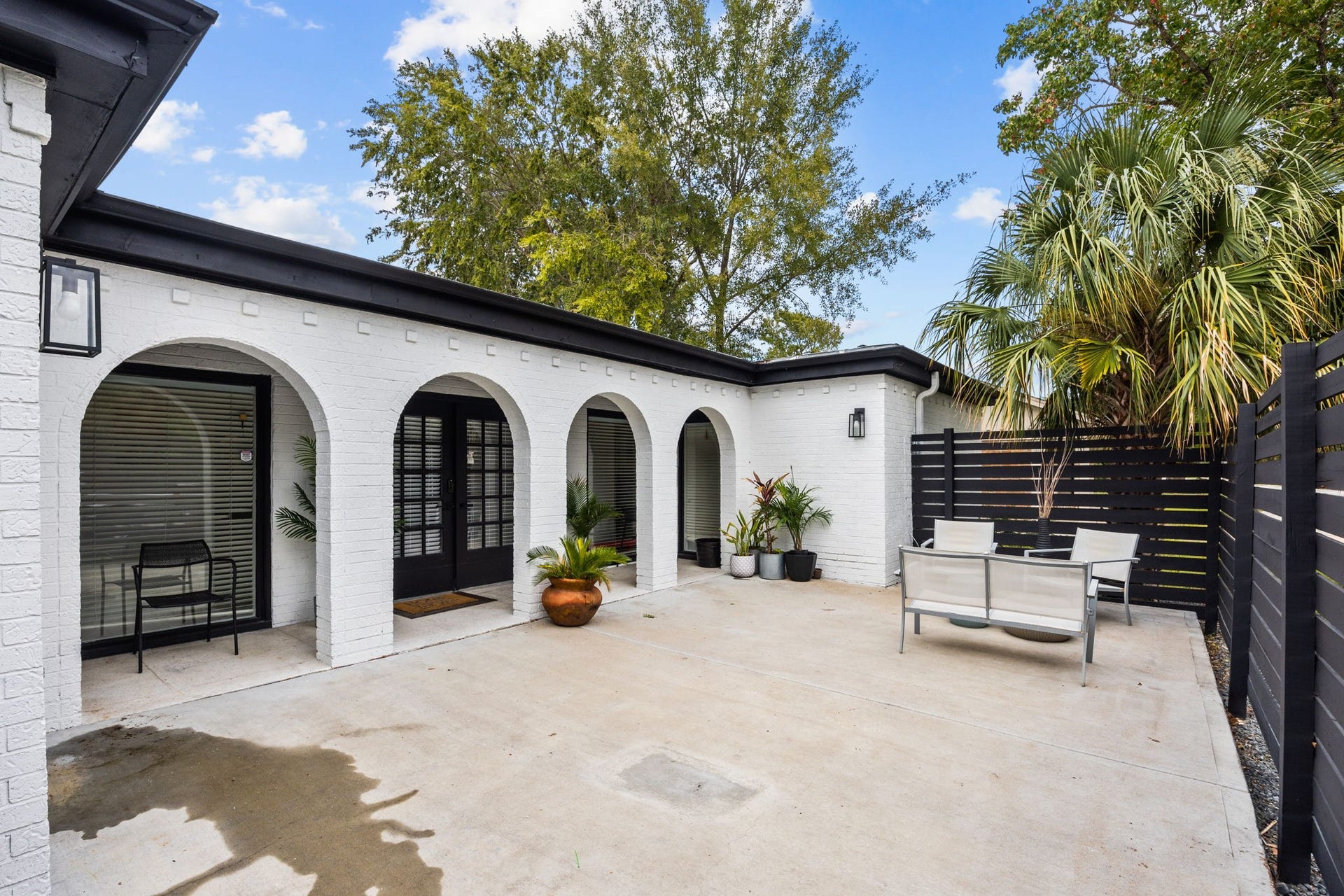 7902 Richmond Avenue, Houston, TX 77063