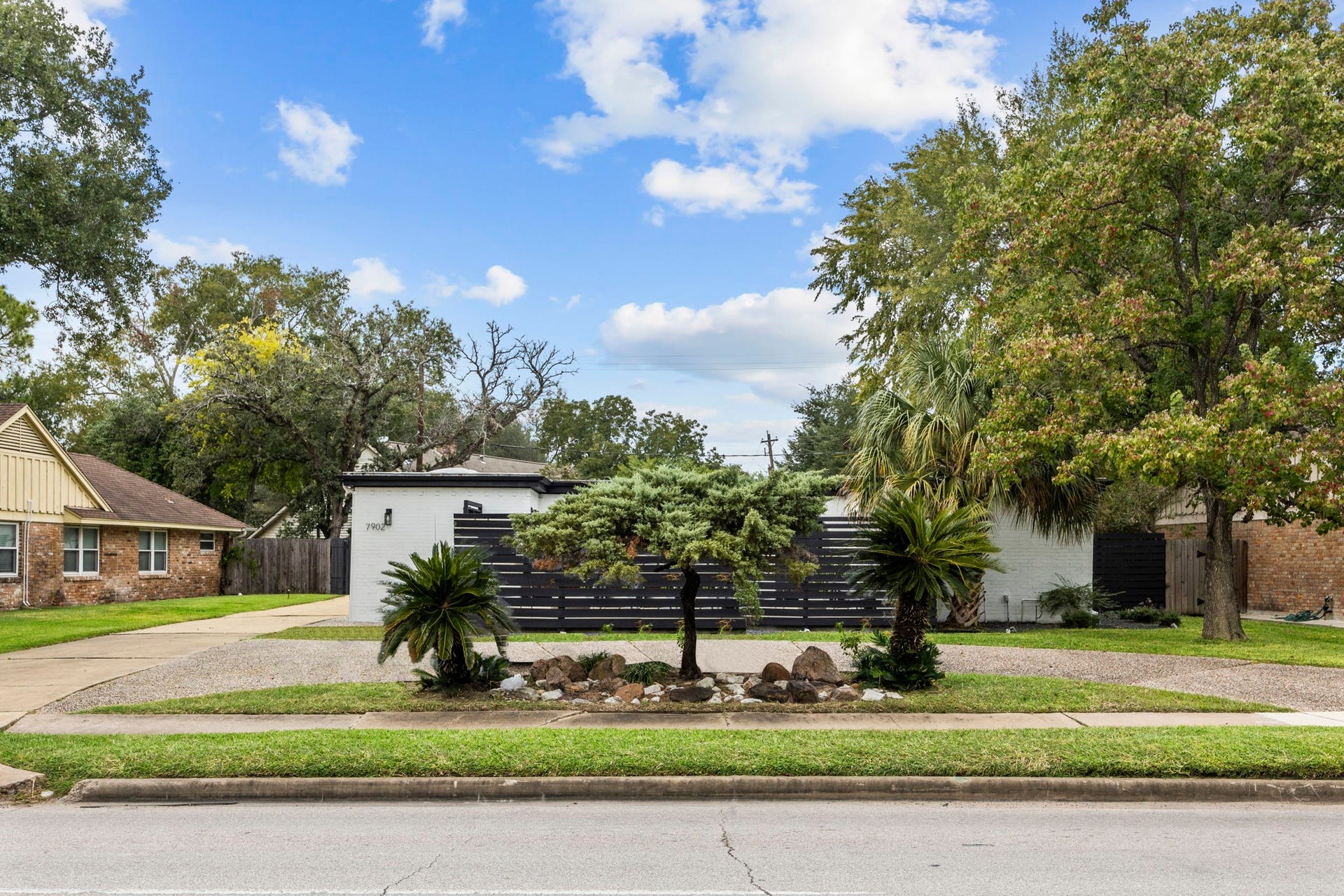 7902 Richmond Avenue, Houston, TX 77063