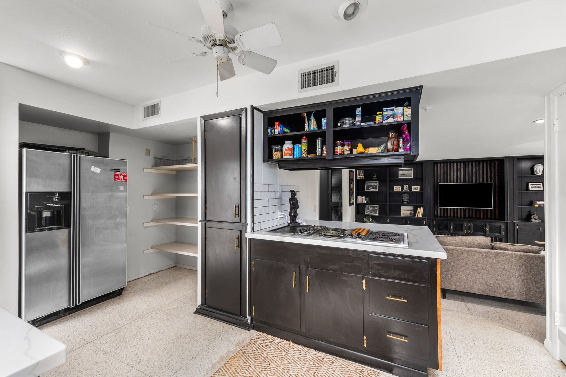 7902 Richmond Avenue, Houston, TX 77063