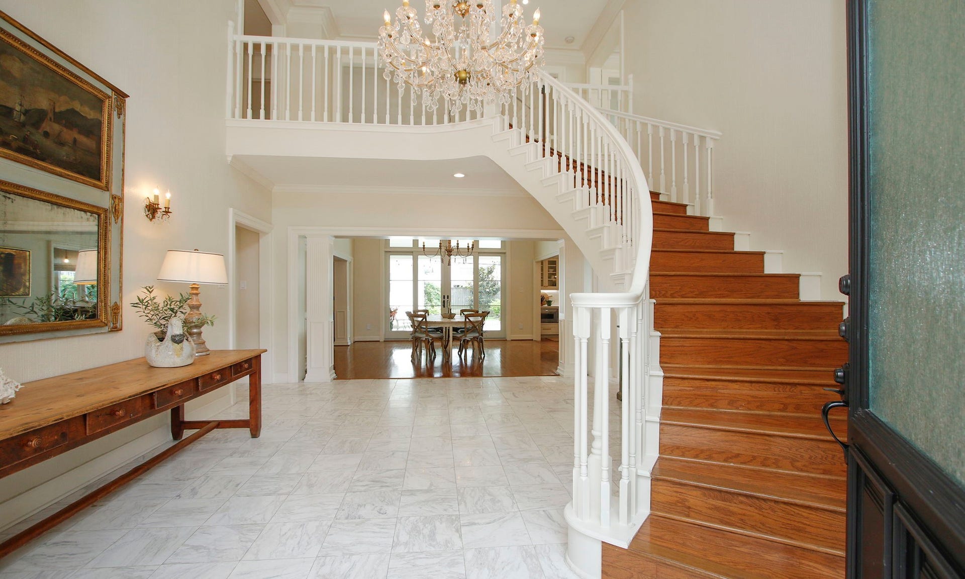 8515 Tranquil Park Drive, Spring, TX 77379 This jaw dropping foyer leads to formal and informal living areas for easy entertaining.