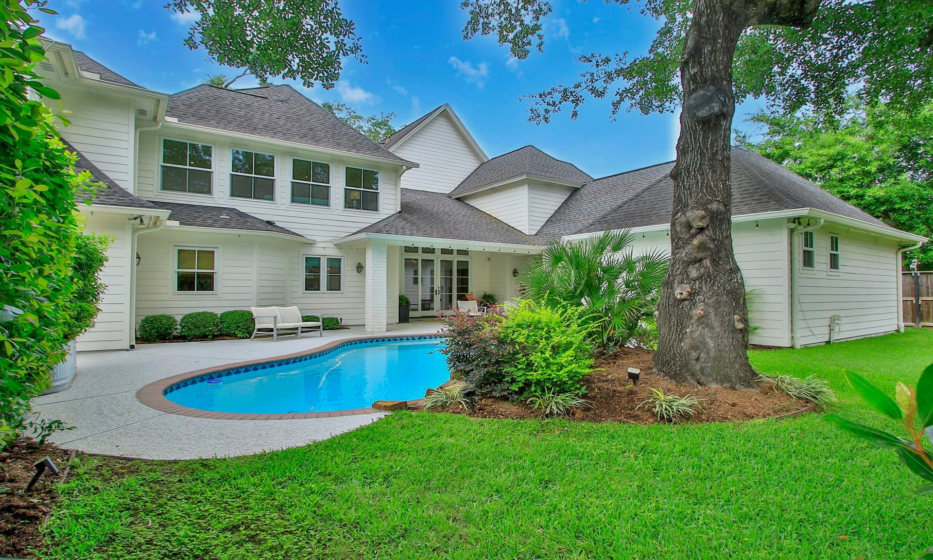 8515 Tranquil Park Drive, Spring, TX 77379 The oversized corner lot is spacious with well manicured lawn and hardi-plank siding.