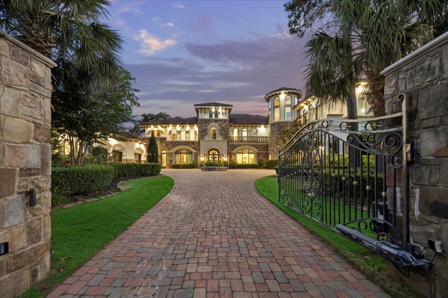 Property photo for 6 N Fazio Way, Spring, TX