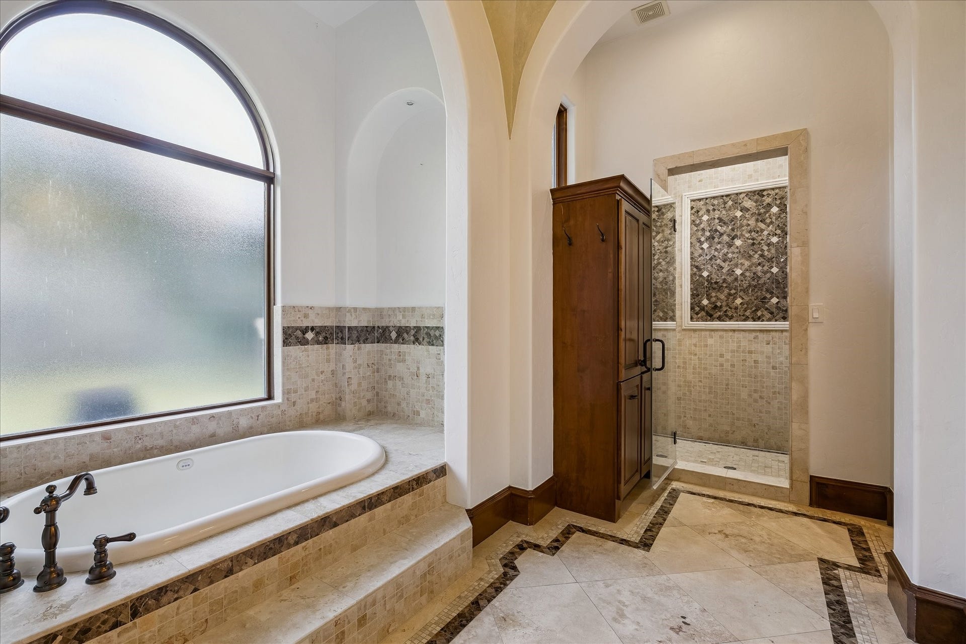 6 N Fazio Way, Spring, TX 77389 Another view of primary bath.