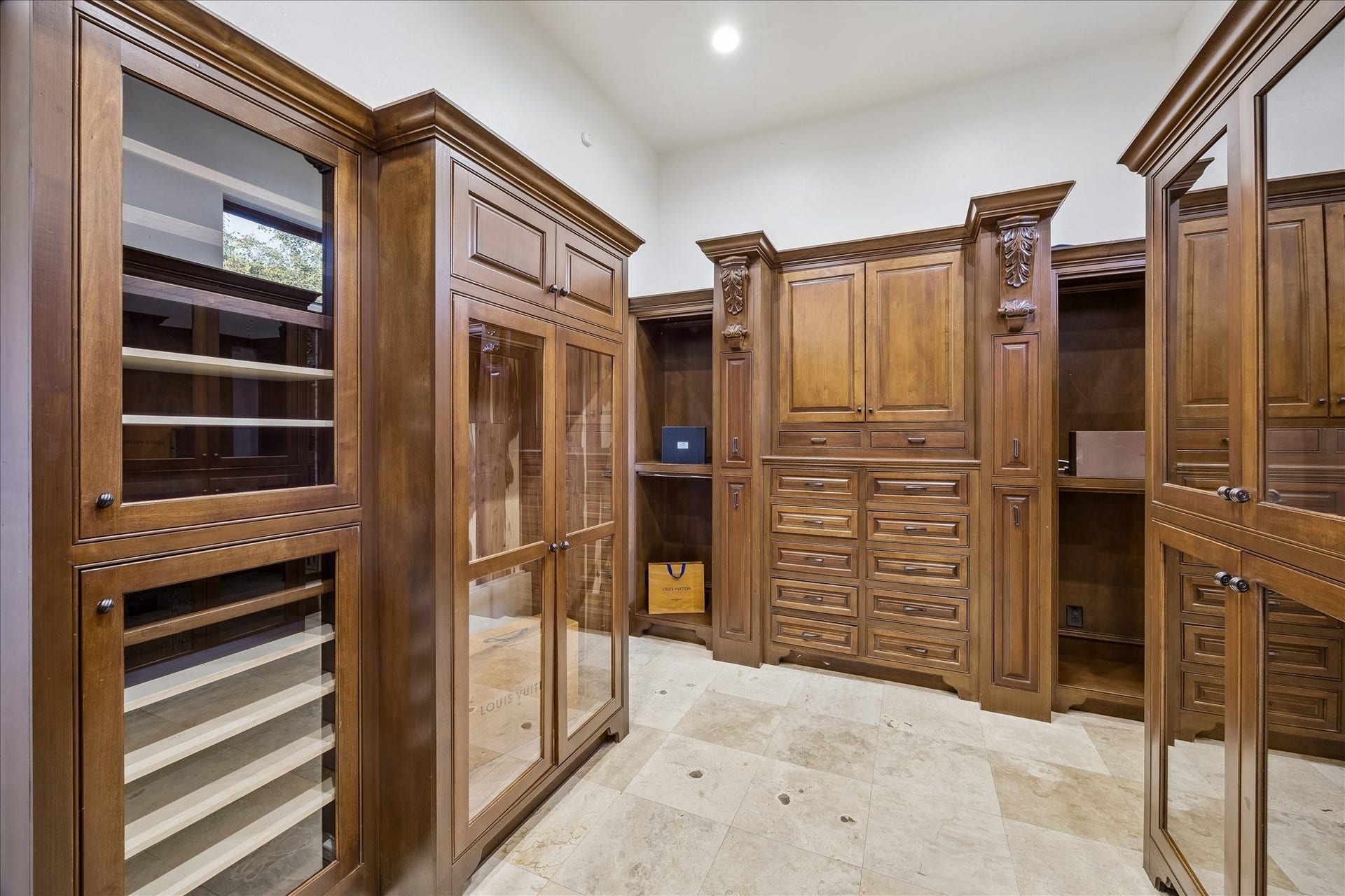 6 N Fazio Way, Spring, TX 77389 Additional primary closet.