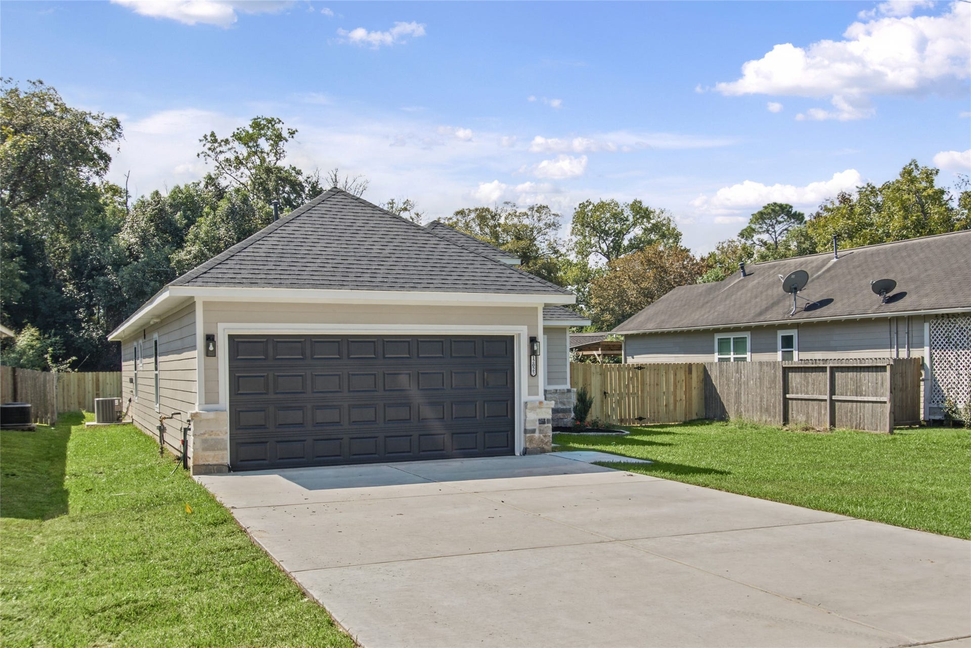 12025 21st Street, Santa Fe, TX 77510 12025 21st Street, Santa Fe, TX 77510