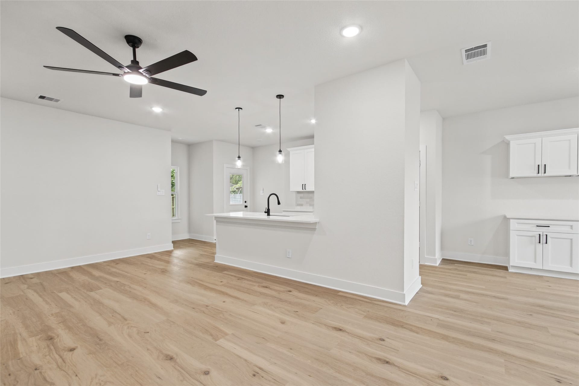 12025 21st Street, Santa Fe, TX 77510 12025 21st Street, Santa Fe, TX 77510