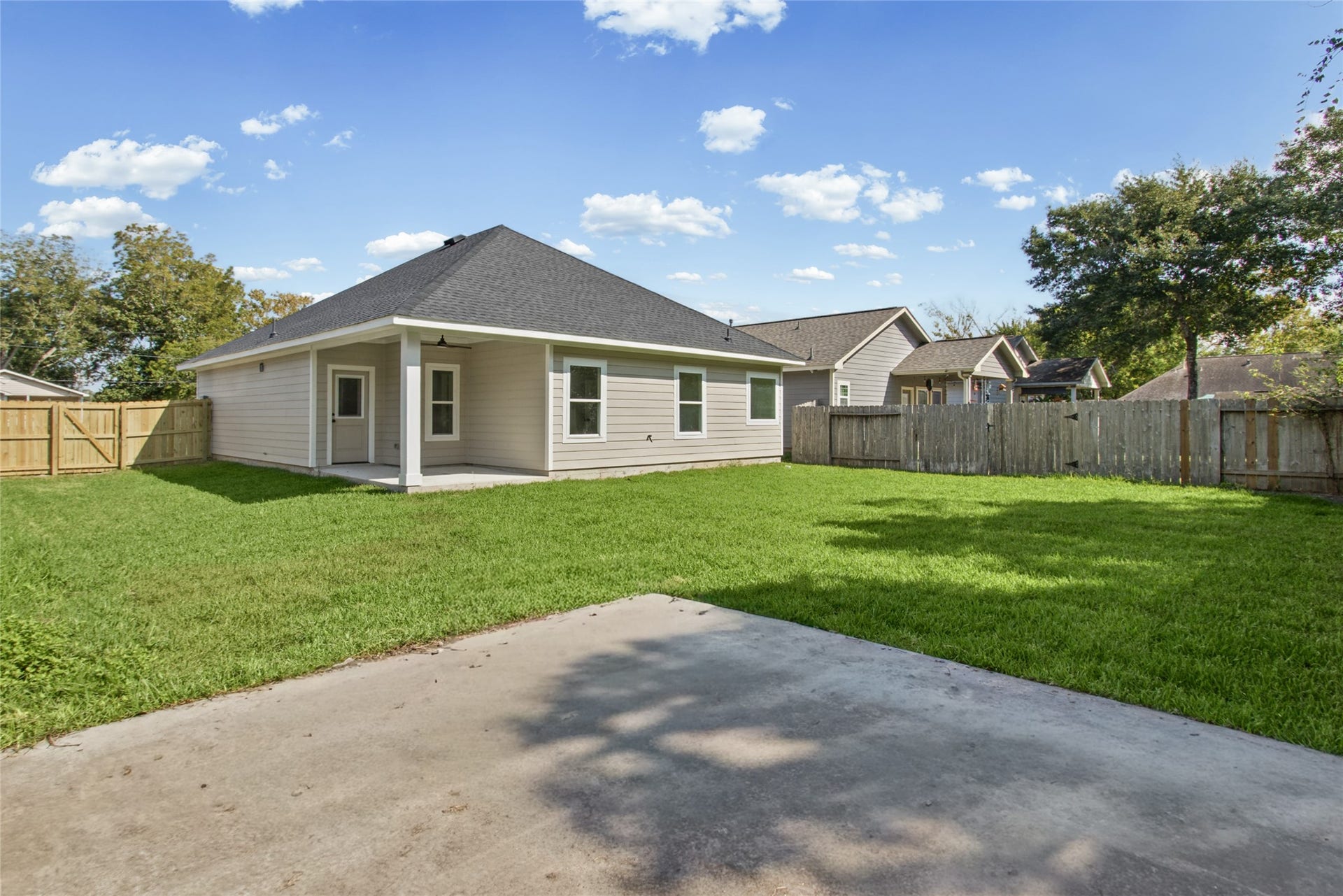 12025 21st Street, Santa Fe, TX 77510 12025 21st Street, Santa Fe, TX 77510