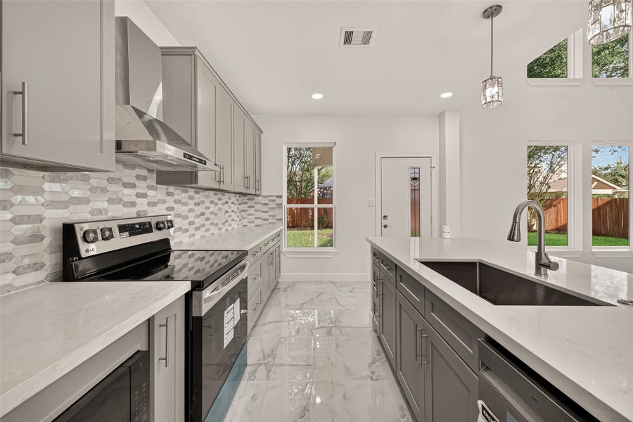Property photo for 2111 Pinecreek Pass Lane, Katy, TX