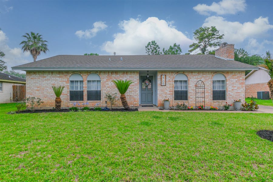 Property photo for 2705 Parrott Avenue, Rosenberg, TX