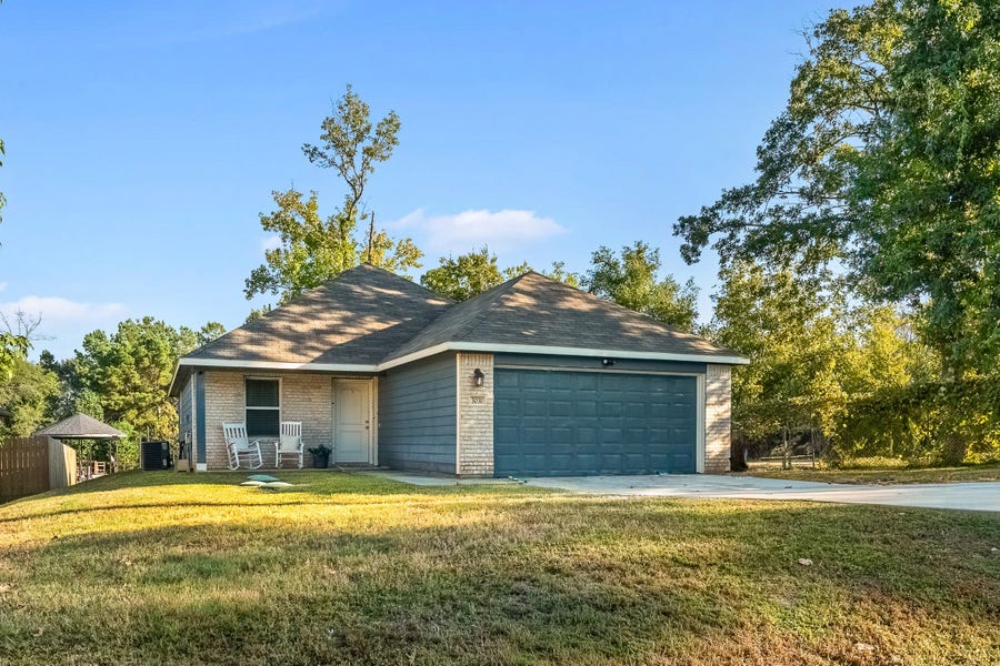 Property photo for 3031 Apache Street, Willis, TX