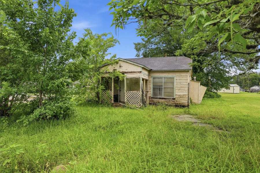 Property photo for 207 W Jackson Street, West Columbia, TX